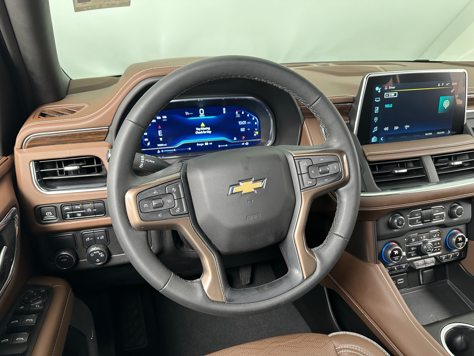 Thumbnail: 2023 Chevrolet Tahoe - 4