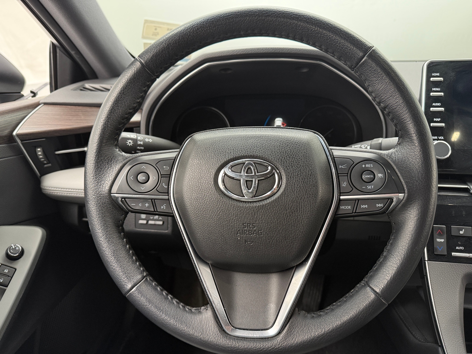 Thumbnail: 2019 Toyota Avalon - 5