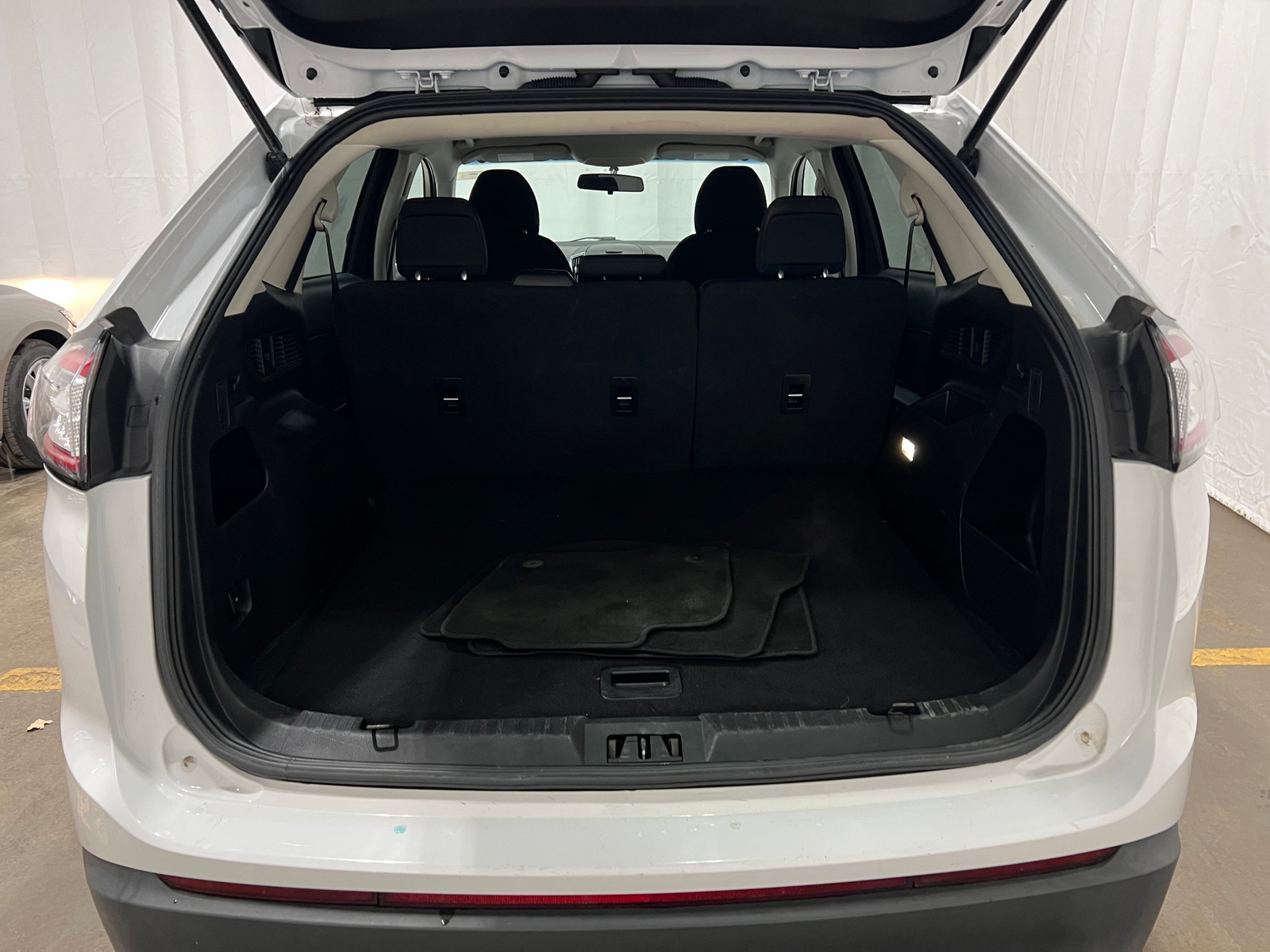 Thumbnail: 2018 Ford Edge - 7