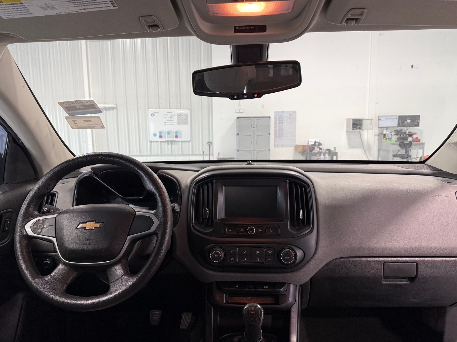 Thumbnail: 2017 Chevrolet Colorado - 3