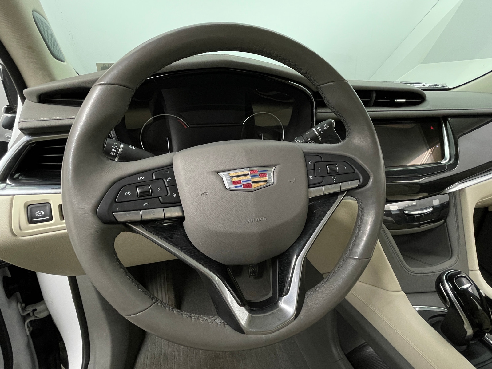 Thumbnail: 2020 Cadillac XT6 - 4