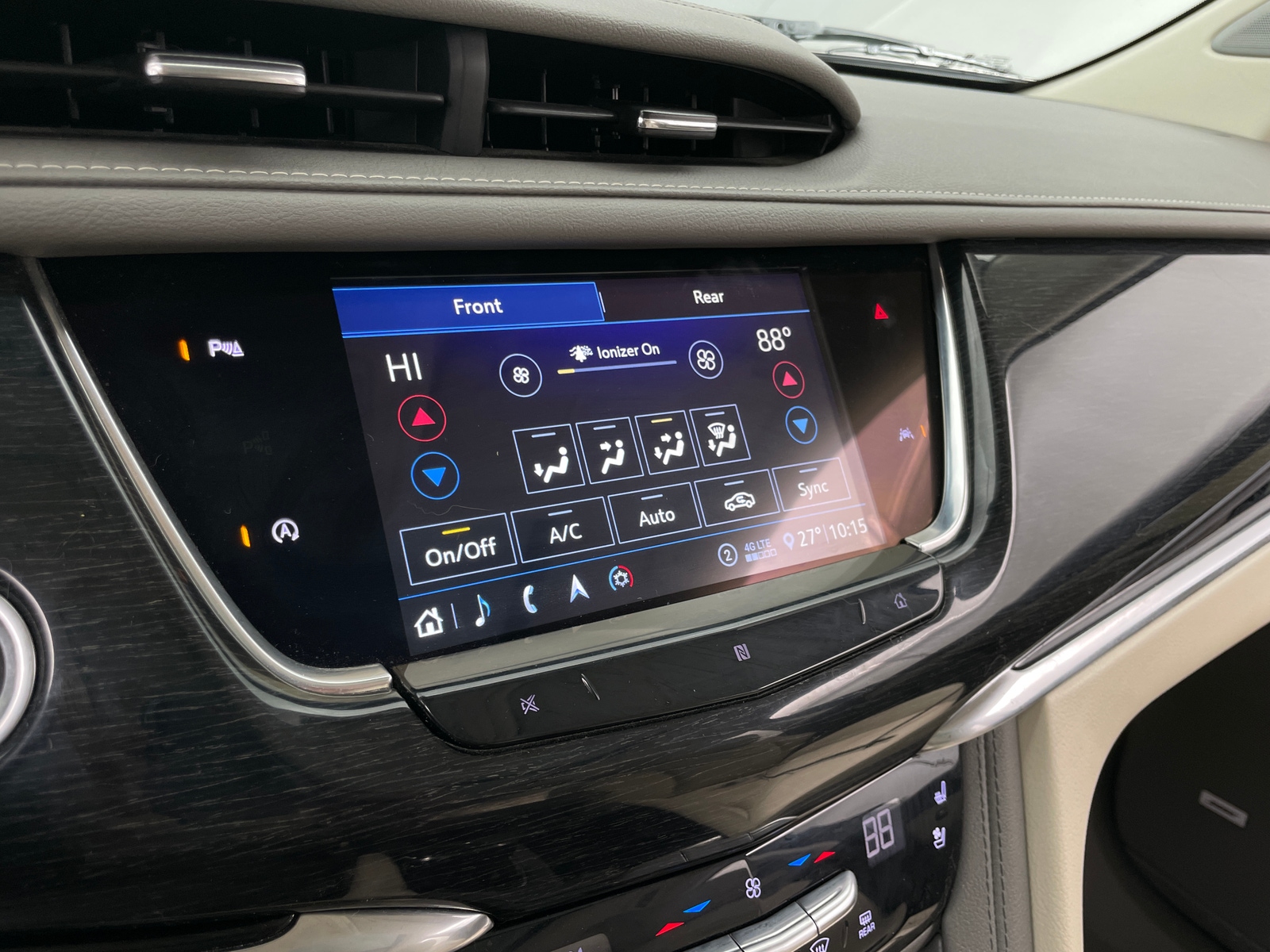 Thumbnail: 2020 Cadillac XT6 - 3