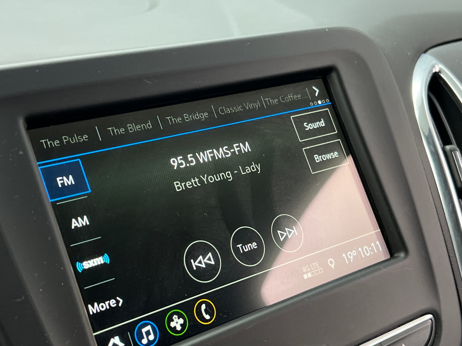 Thumbnail: 2019 Chevrolet Equinox - 4