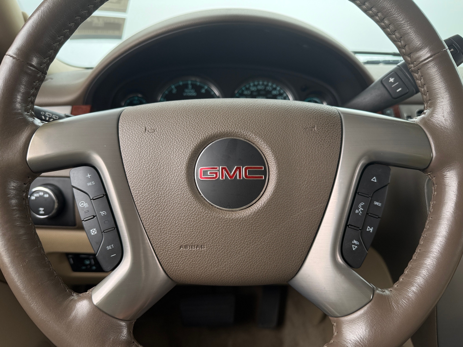 Thumbnail: 2012 GMC Yukon - 4