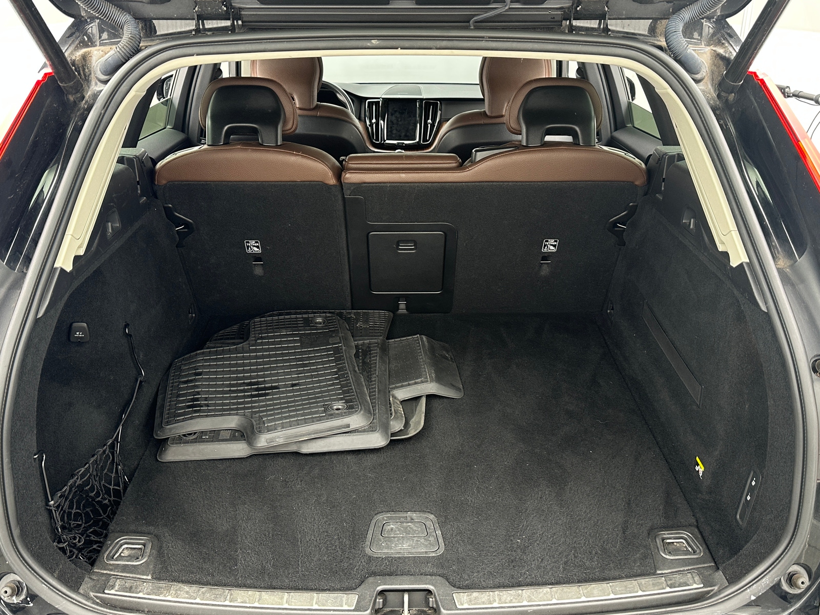 Thumbnail: 2019 Volvo XC60 - 6