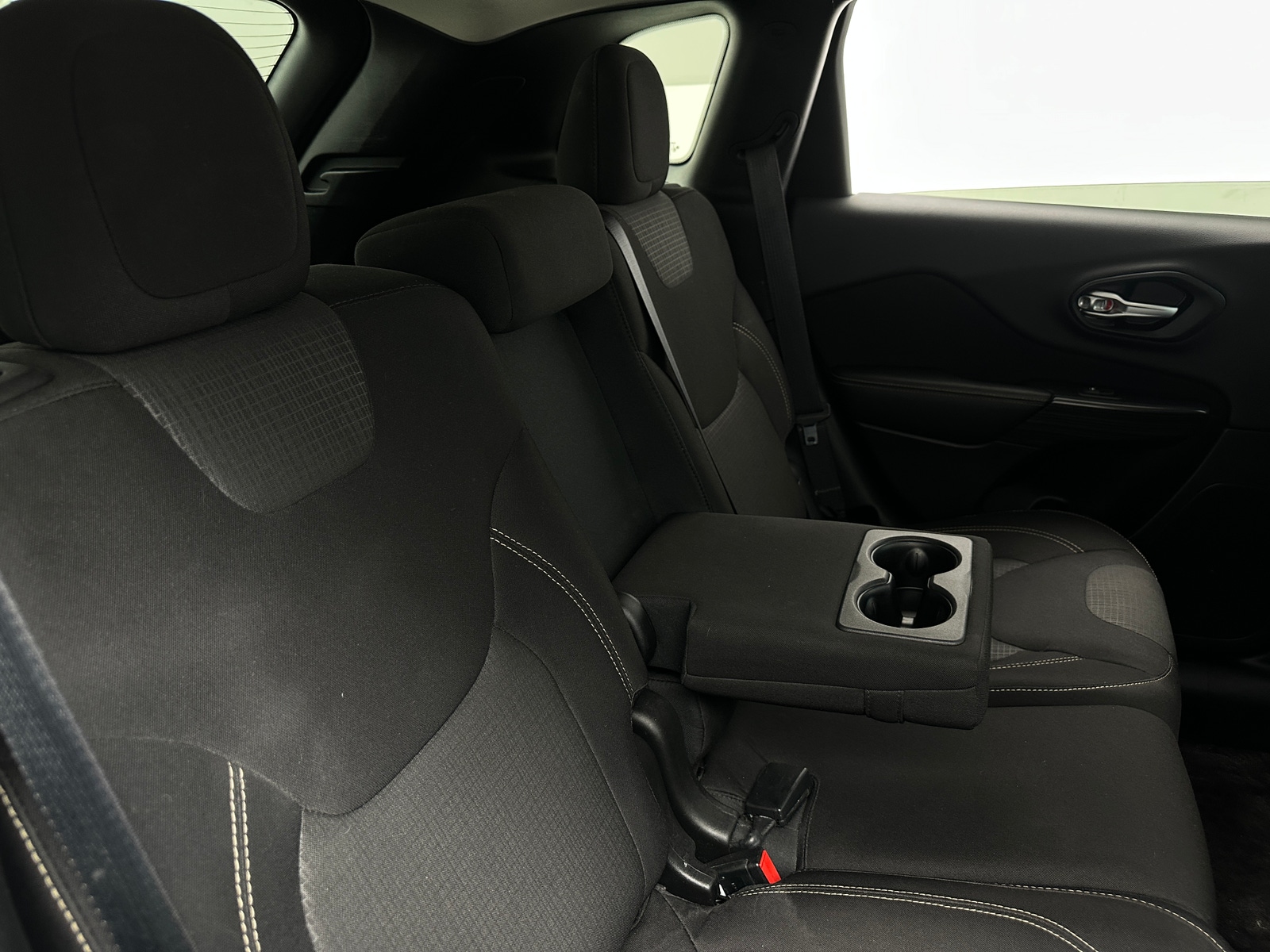 Thumbnail: 2016 Jeep Cherokee - 6