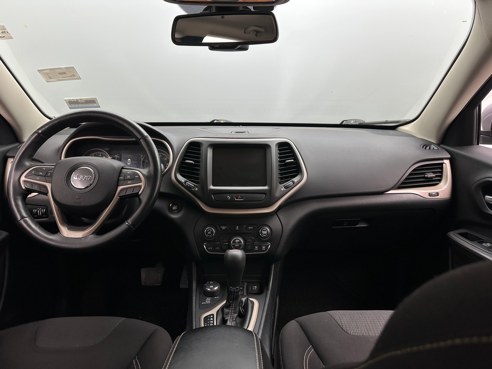 Thumbnail: 2016 Jeep Cherokee - 3