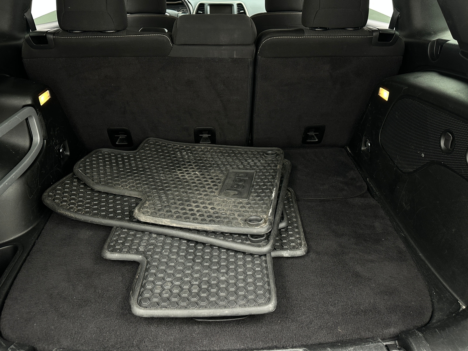 Thumbnail: 2016 Jeep Cherokee - 7