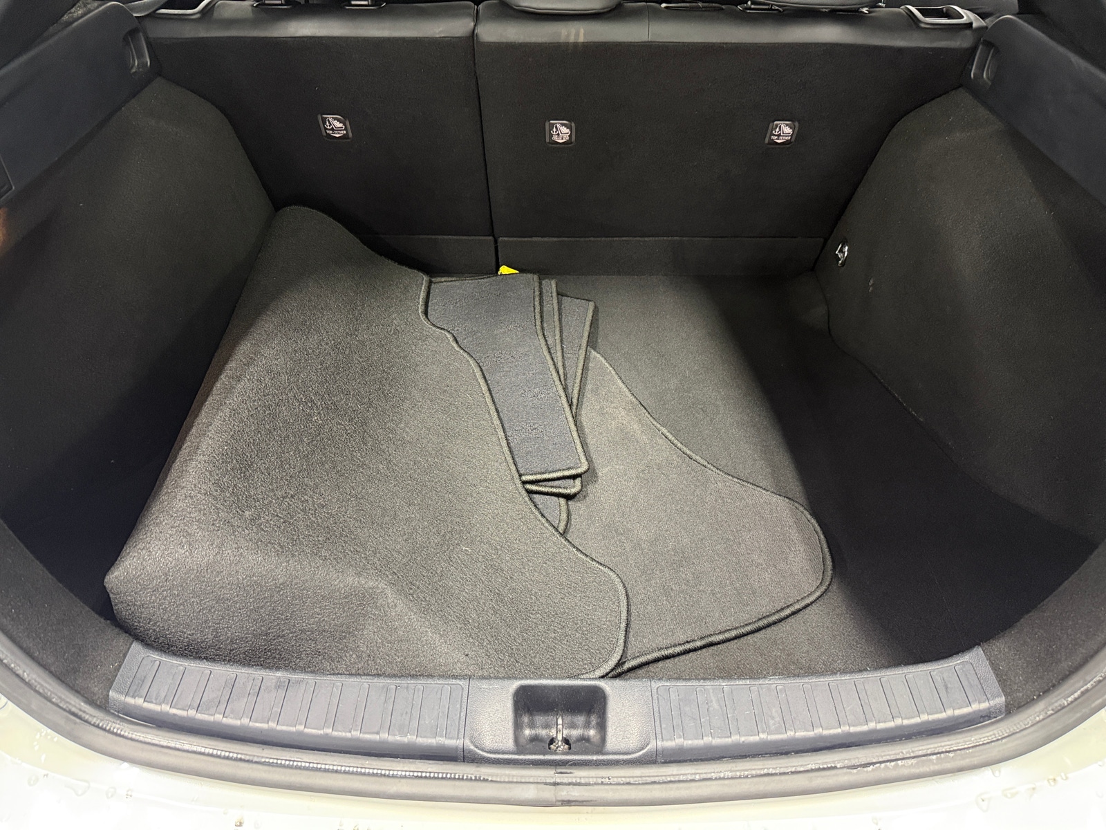 Thumbnail: 2016 Toyota Prius - 6