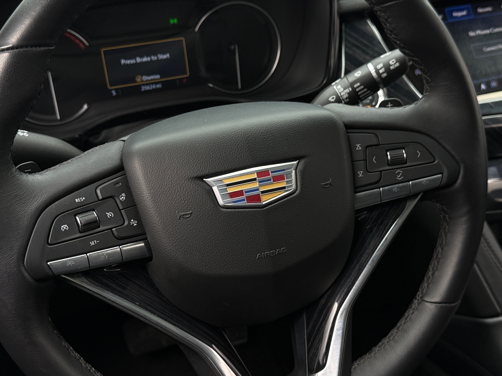 Thumbnail: 2025 Cadillac XT6 - 4