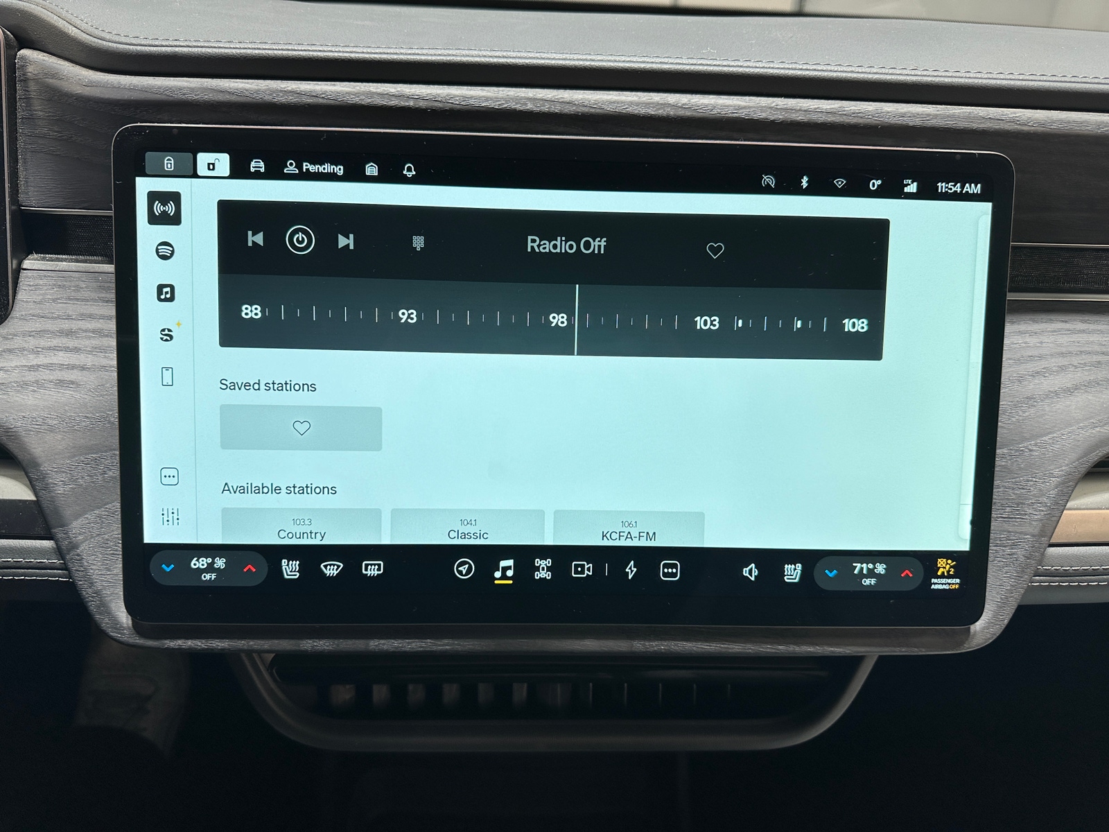 Thumbnail: 2023 Rivian R1T - 3