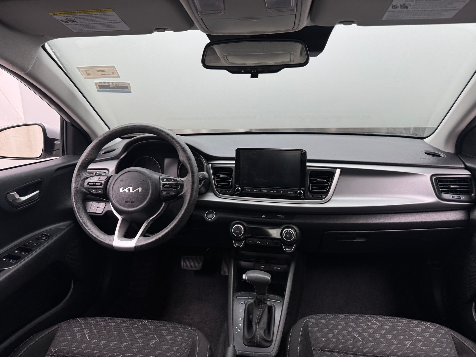 Thumbnail: 2023 Kia Rio - 3