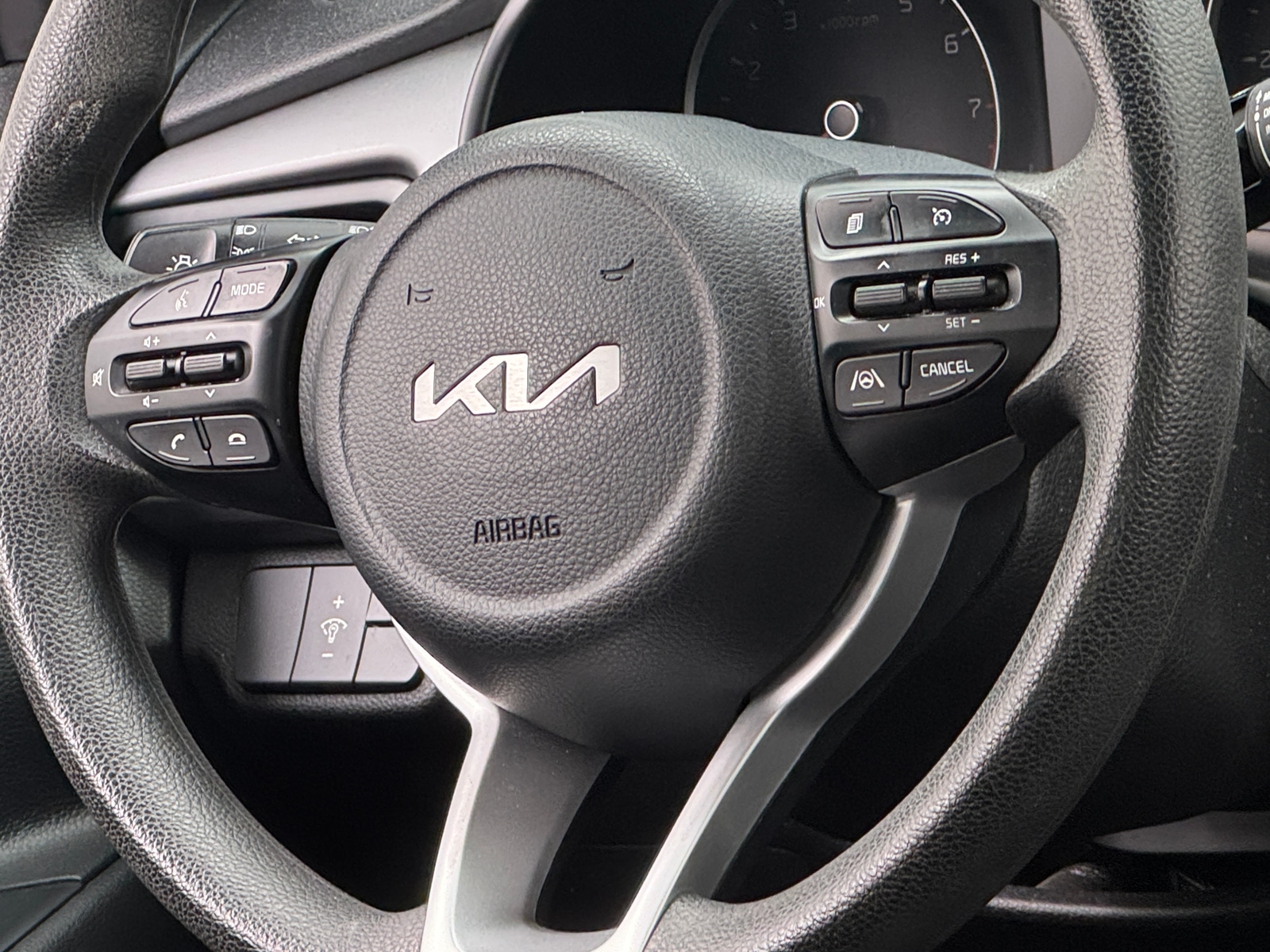 Thumbnail: 2023 Kia Rio - 5