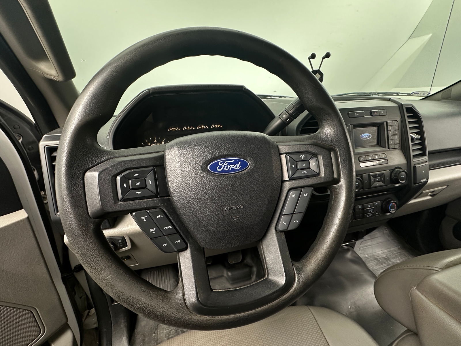 Thumbnail: 2018 Ford Econoline - 4