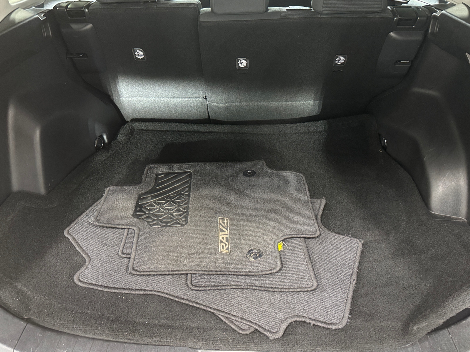 Thumbnail: 2021 Toyota RAV4 - 7