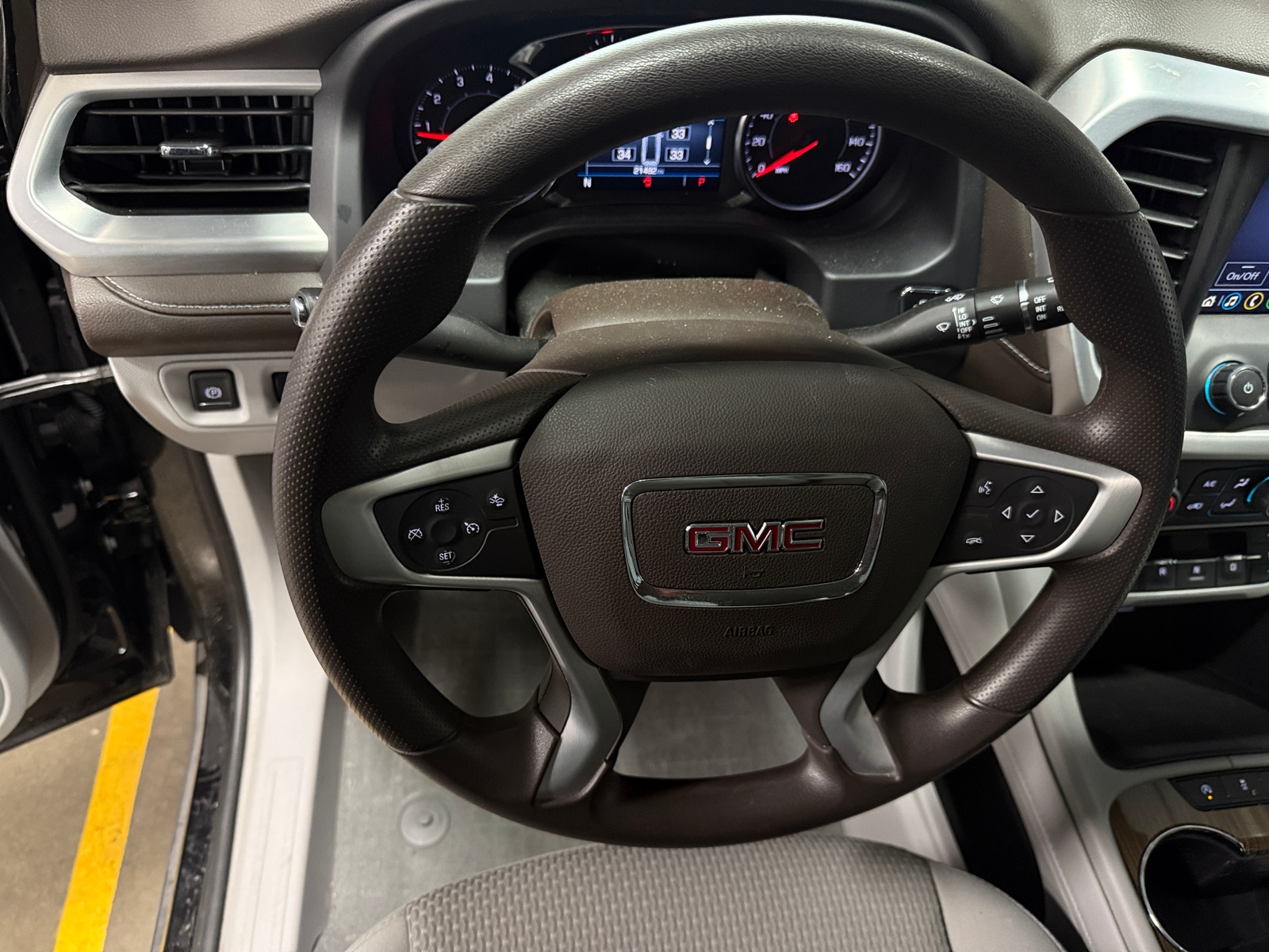 Thumbnail: 2023 GMC Acadia - 5