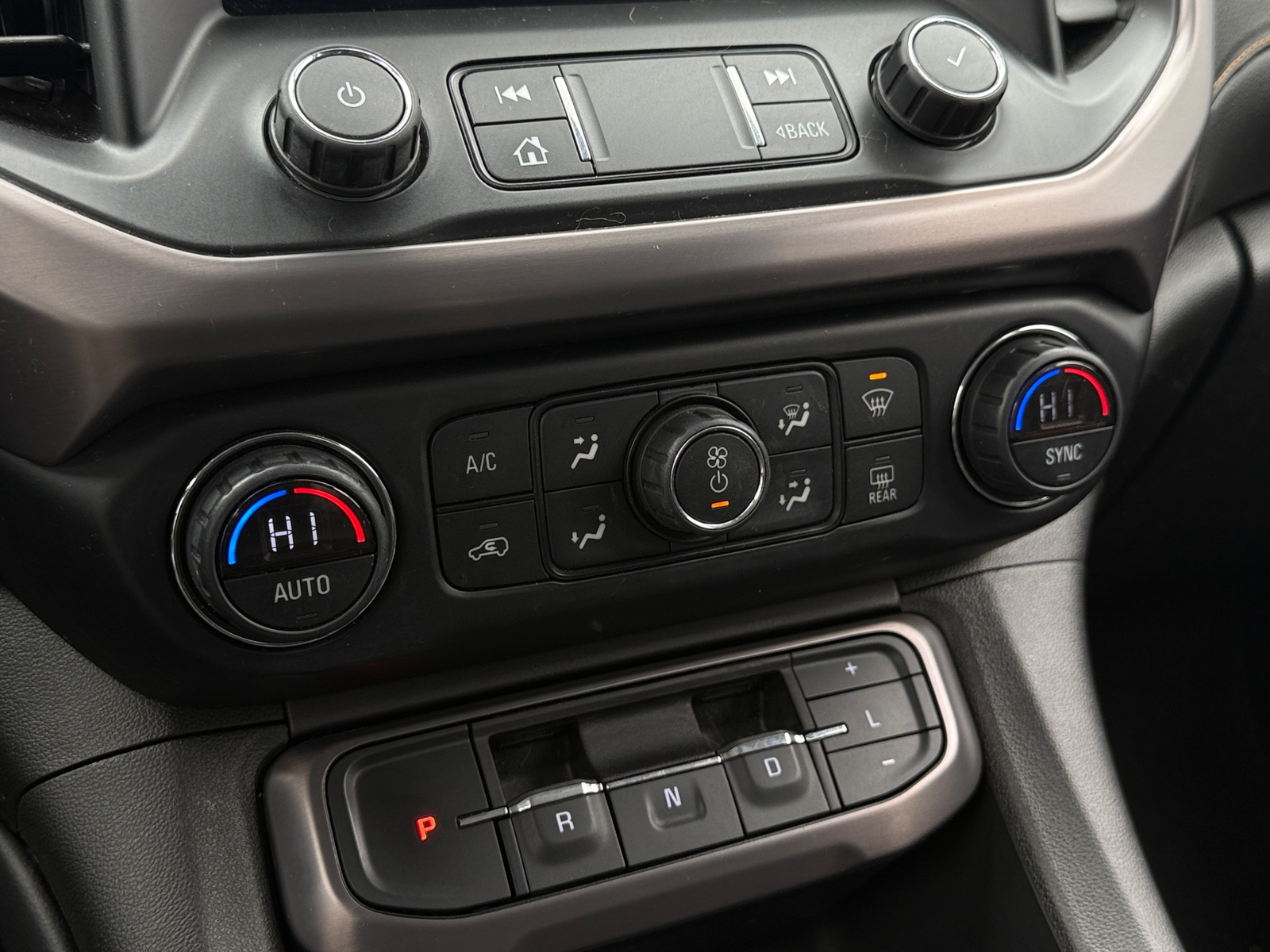 Thumbnail: 2022 GMC Acadia - 4