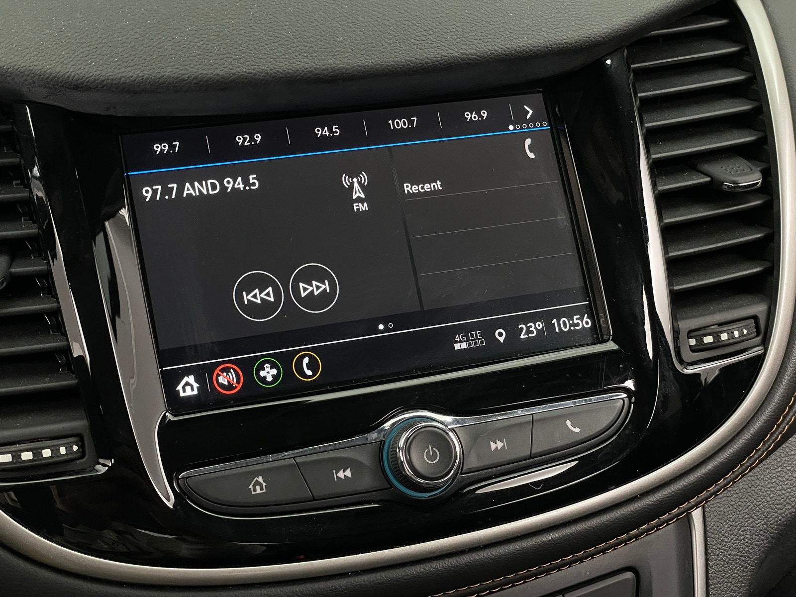 Thumbnail: 2018 Chevrolet Trax - 4