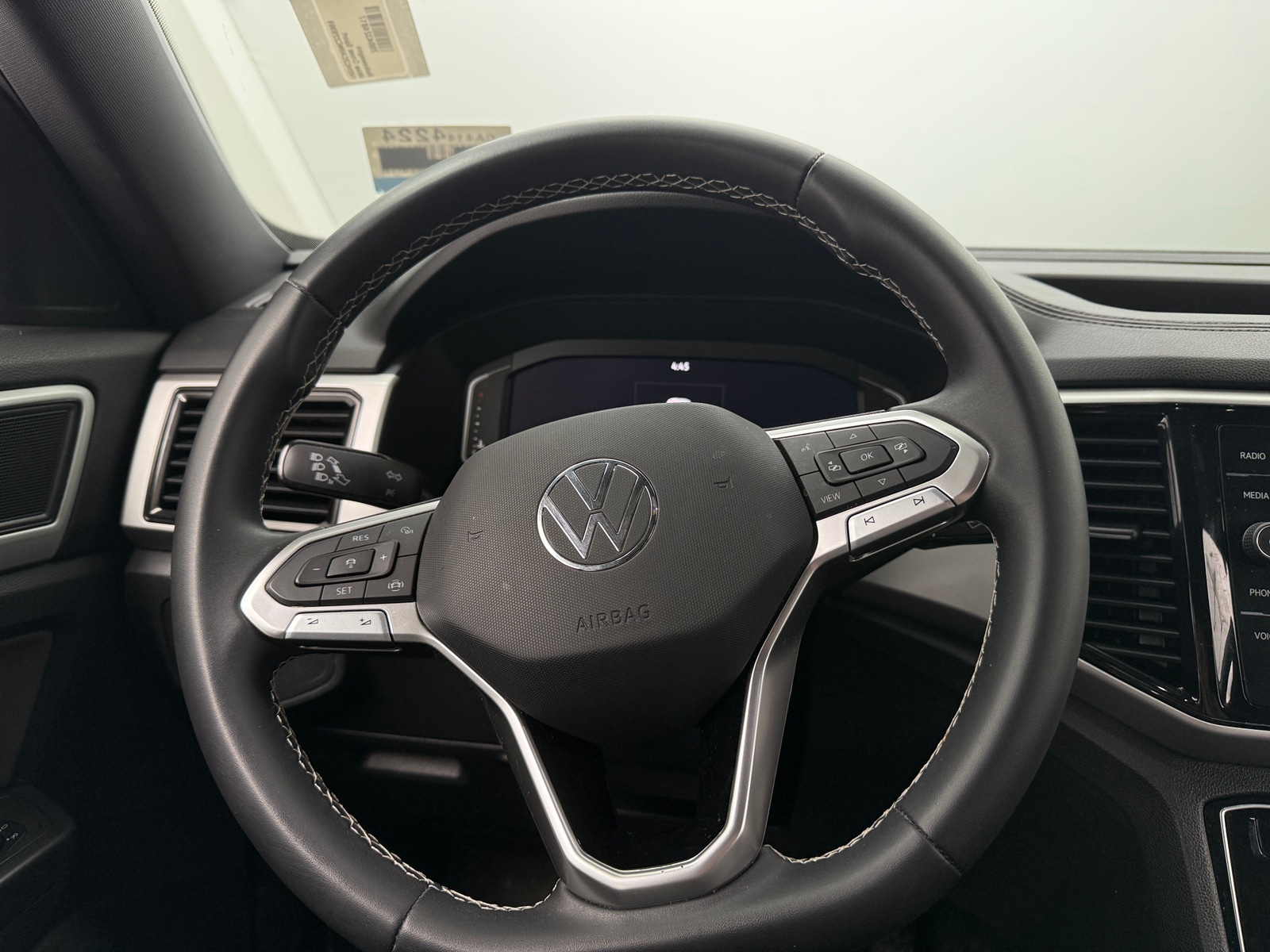 Thumbnail: 2022 Volkswagen Atlas - 4