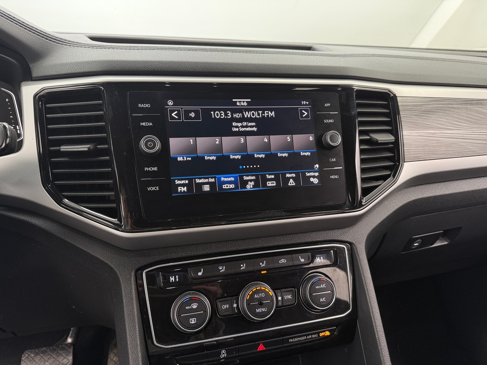 Thumbnail: 2022 Volkswagen Atlas - 3