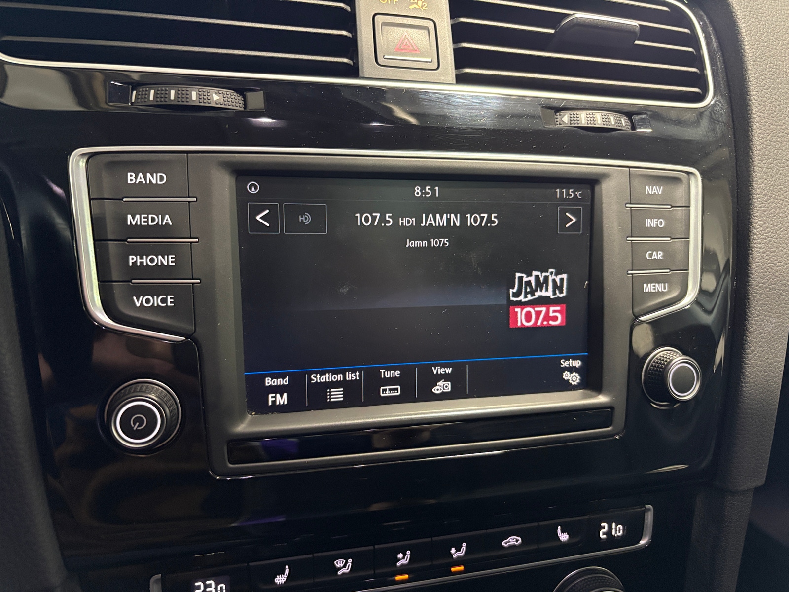 Thumbnail: 2017 Volkswagen e-Golf - 4