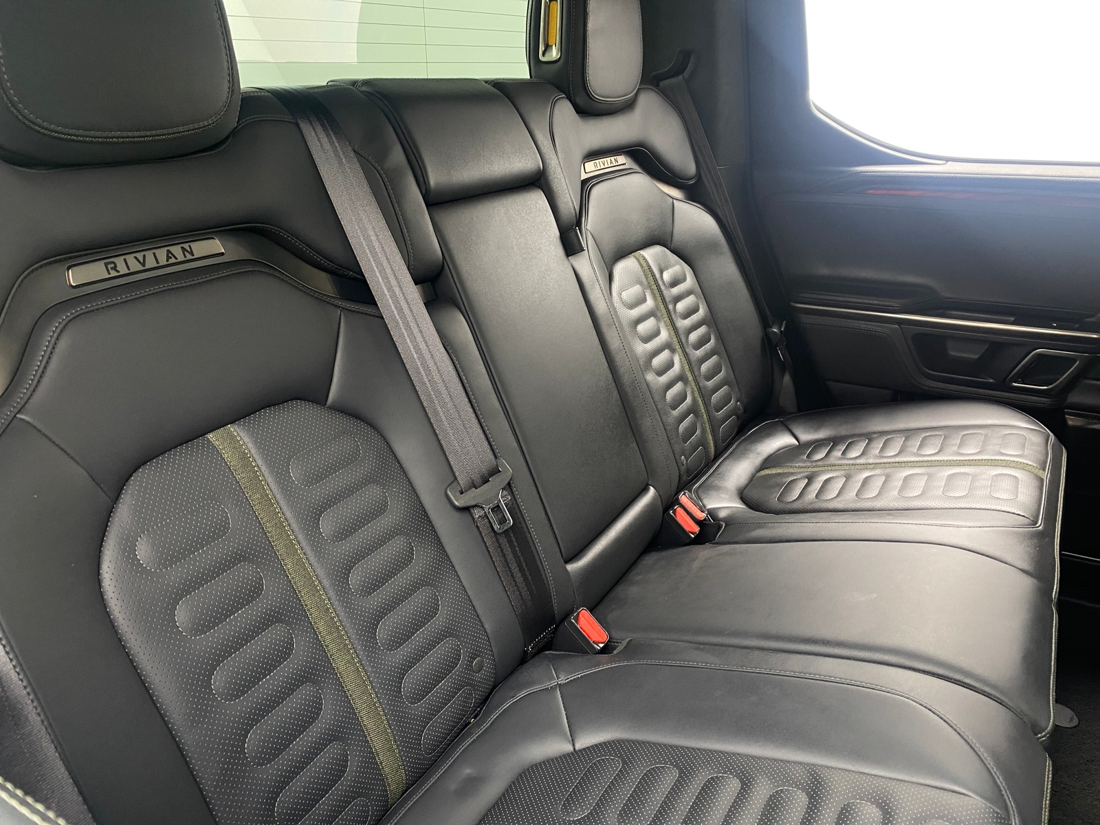 Thumbnail: 2022 Rivian R1T - 5