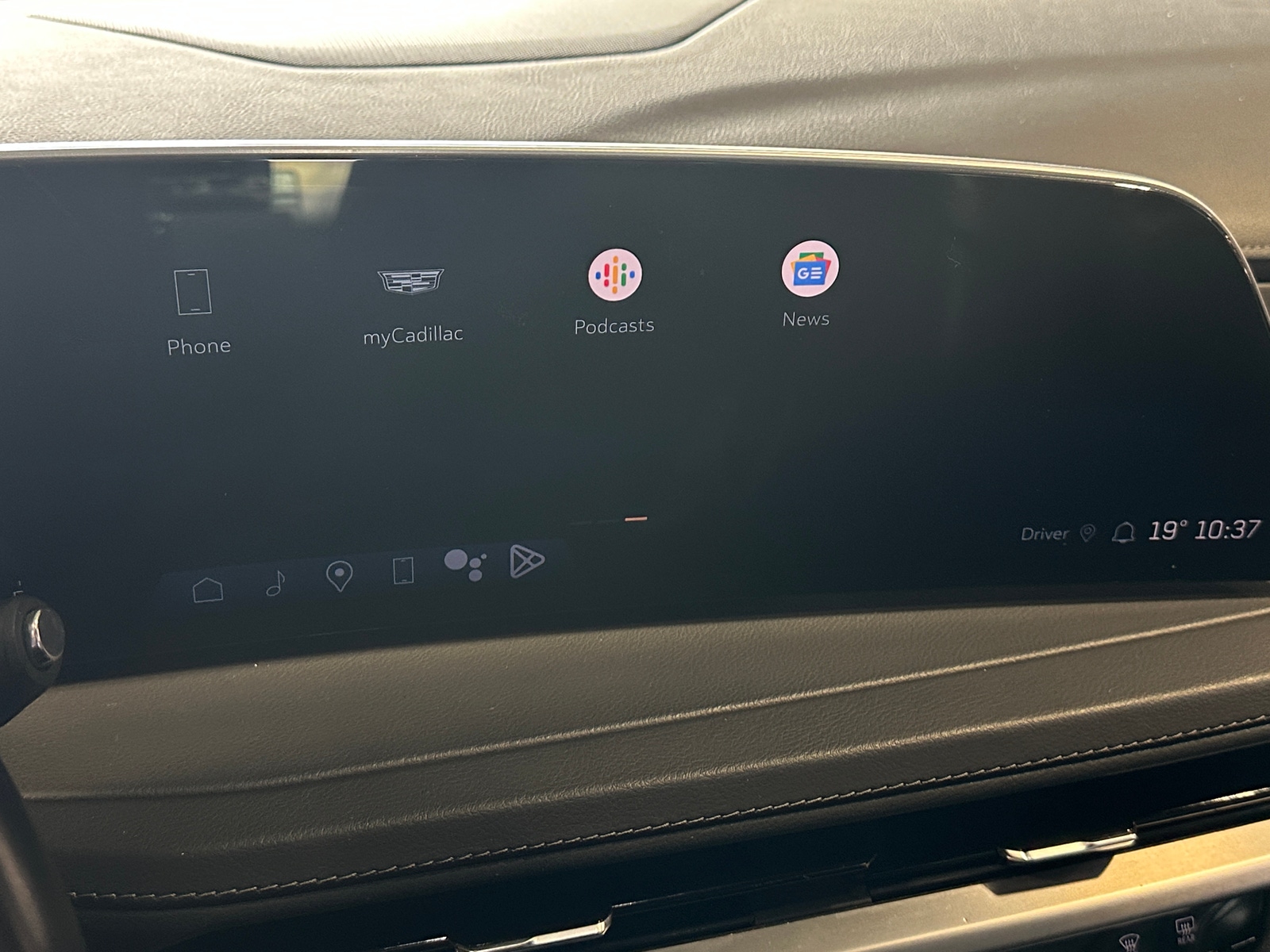 Thumbnail: 2024 Cadillac XT4 - 3