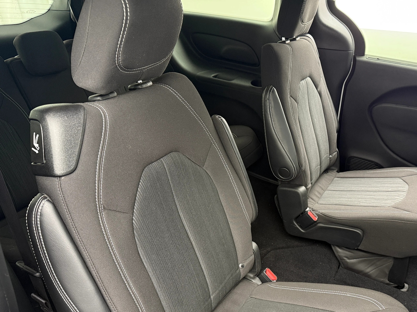 Thumbnail: 2021 Chrysler Pacifica - 6