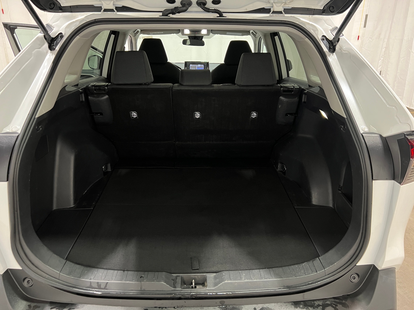 Thumbnail: 2022 Toyota RAV4 - 7