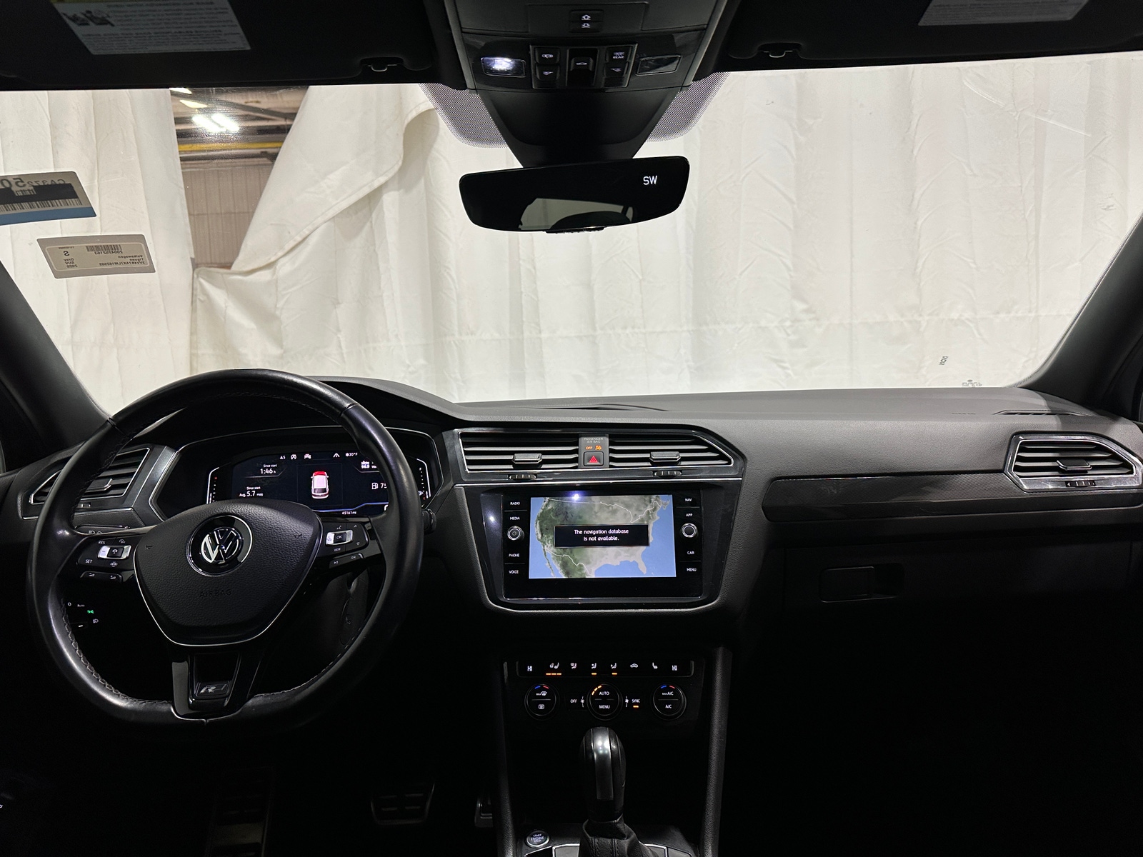 Thumbnail: 2020 Volkswagen Tiguan - 2