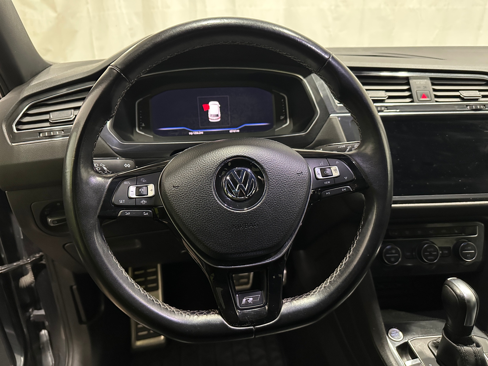 Thumbnail: 2020 Volkswagen Tiguan - 4