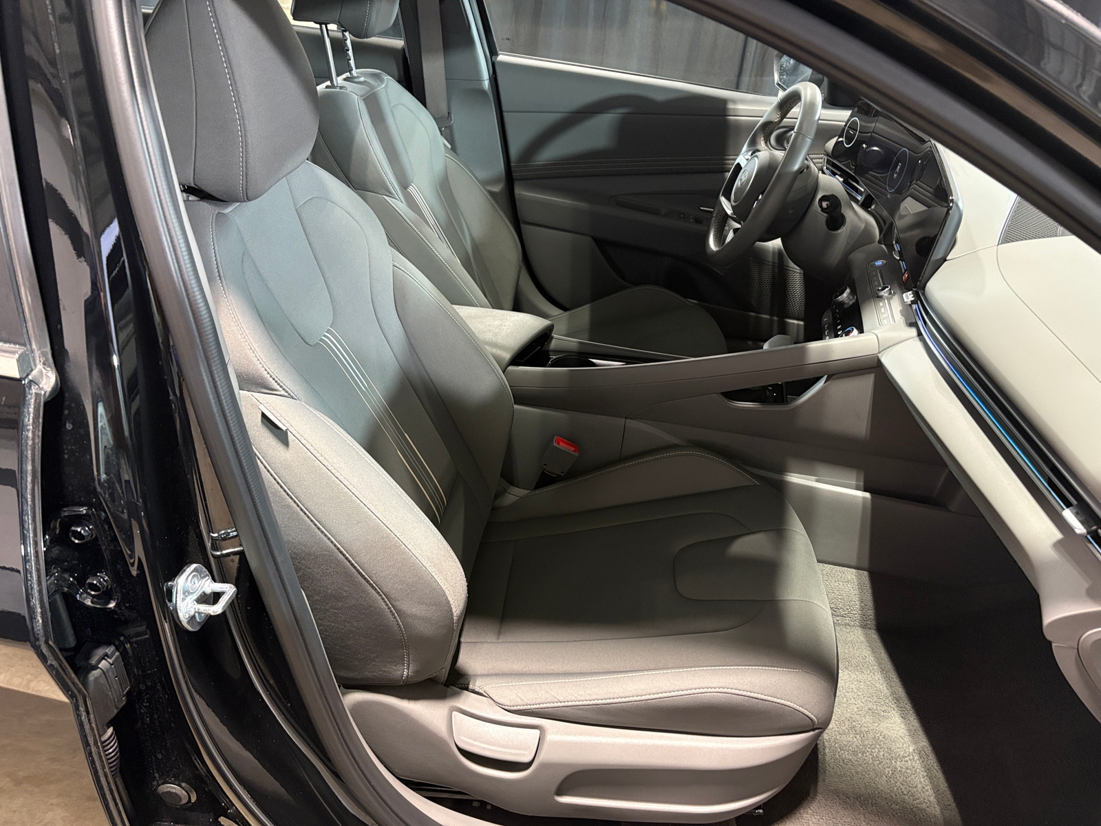 Thumbnail: 2025 Hyundai Elantra - 2