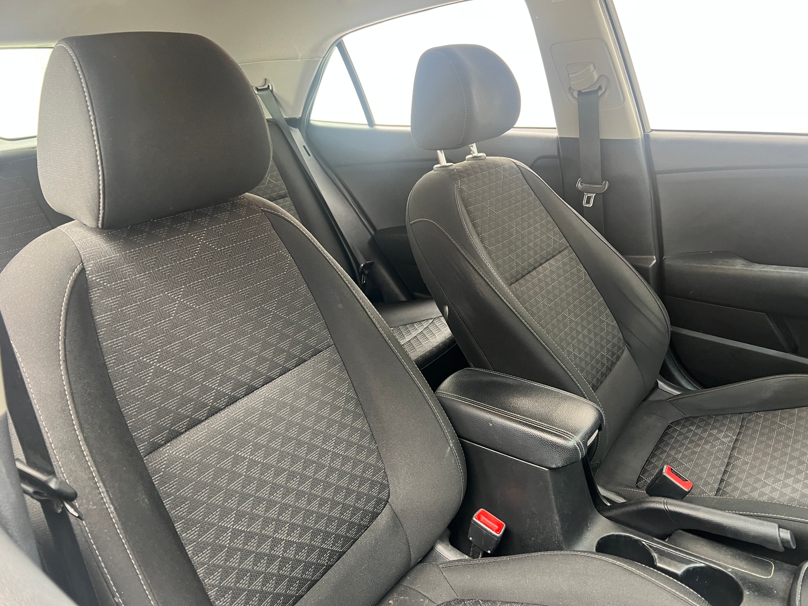 Thumbnail: 2020 Kia Rio - 2