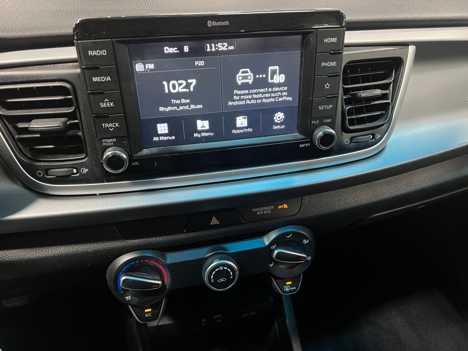 Thumbnail: 2020 Kia Rio - 4