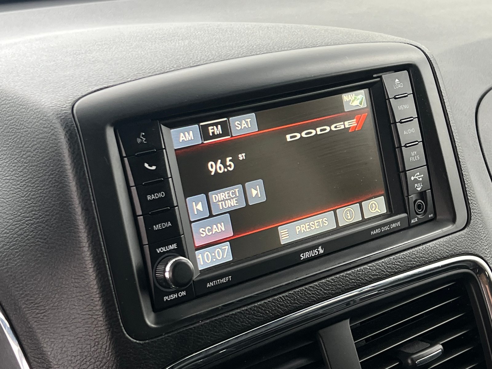 Thumbnail: 2017 Dodge Grand Caravan - 3