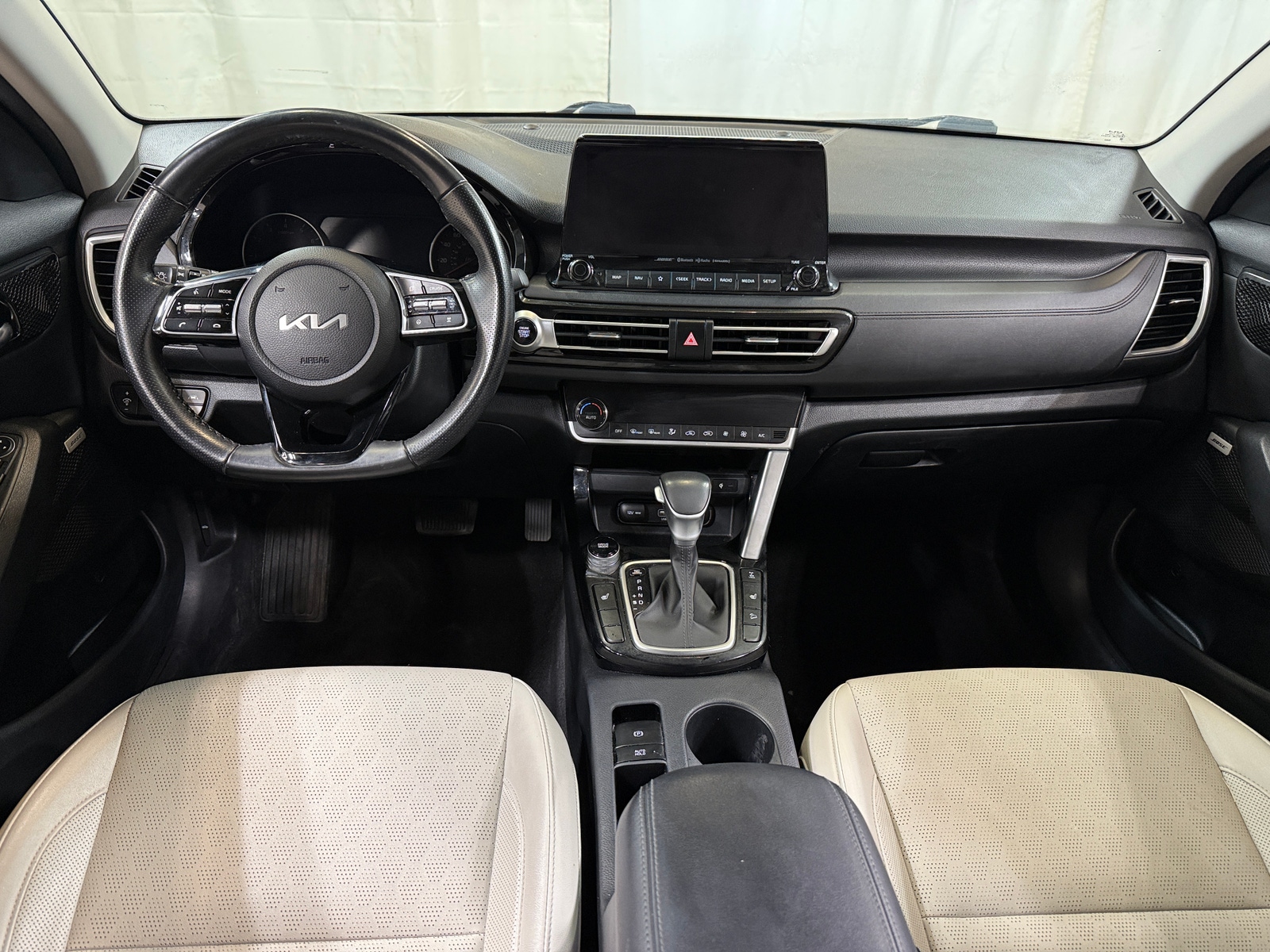 Thumbnail: 2022 Kia Seltos - 2