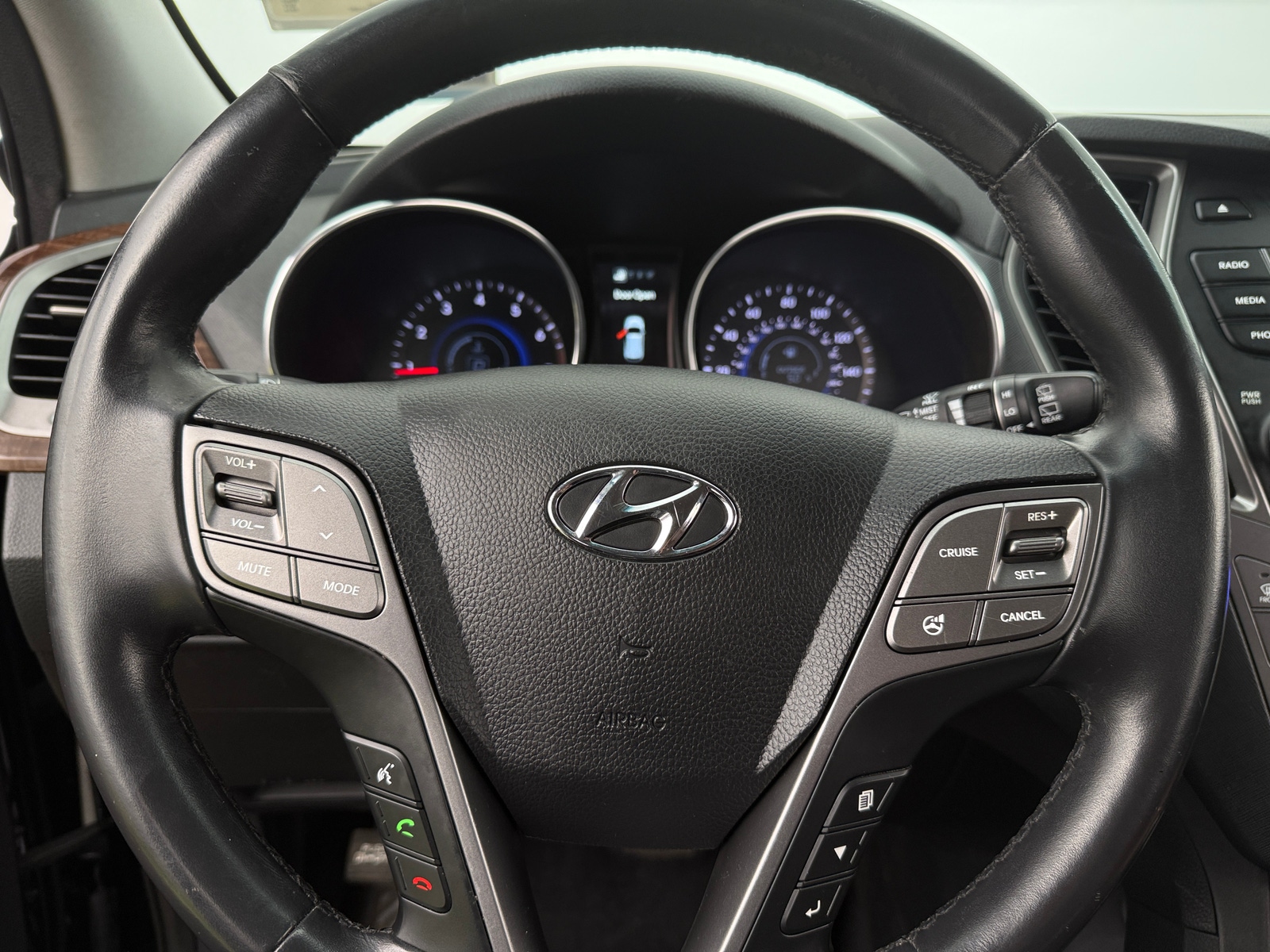 Thumbnail: 2014 Hyundai Santa Fe - 4