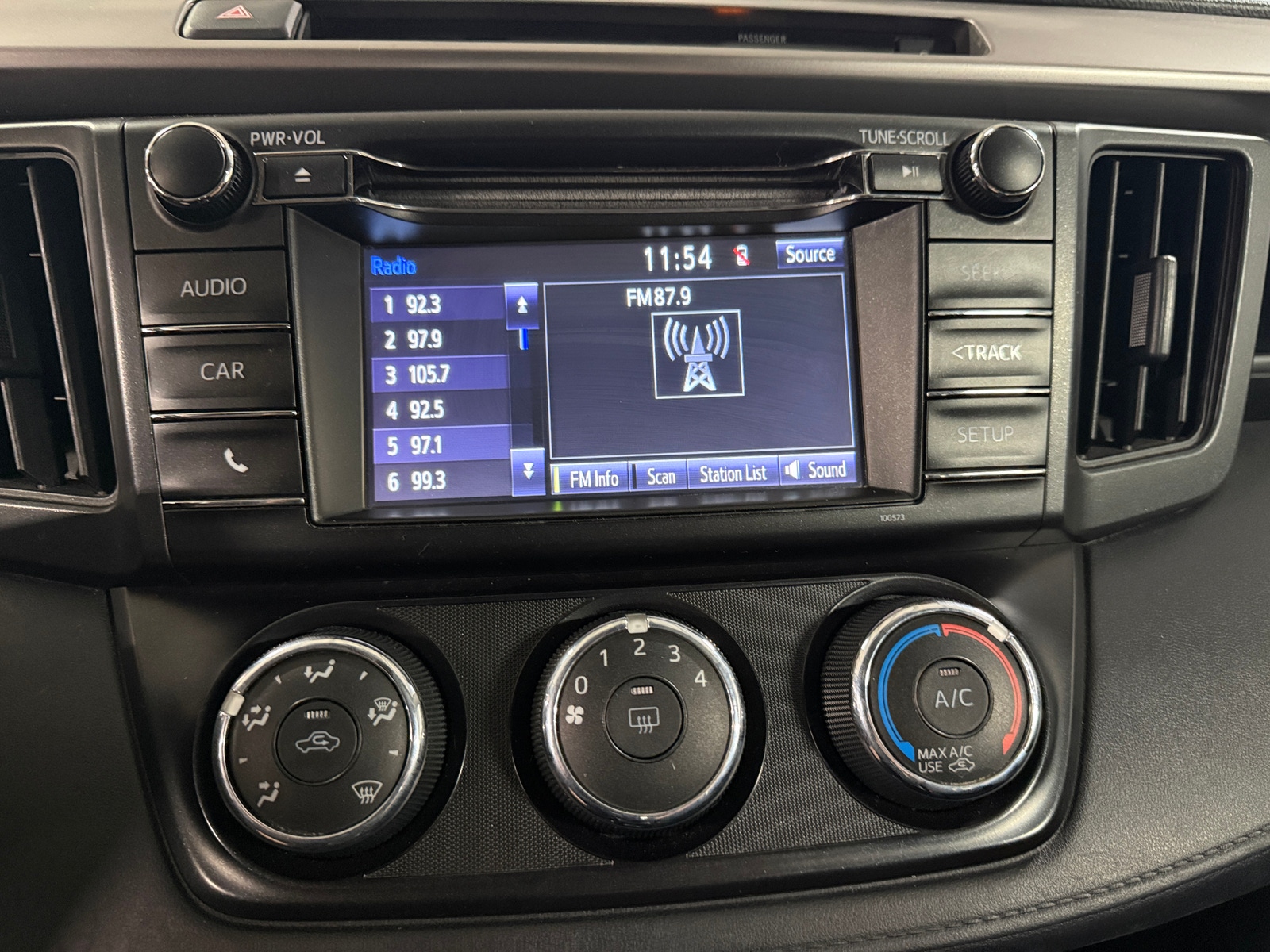 Thumbnail: 2016 Toyota RAV4 - 4