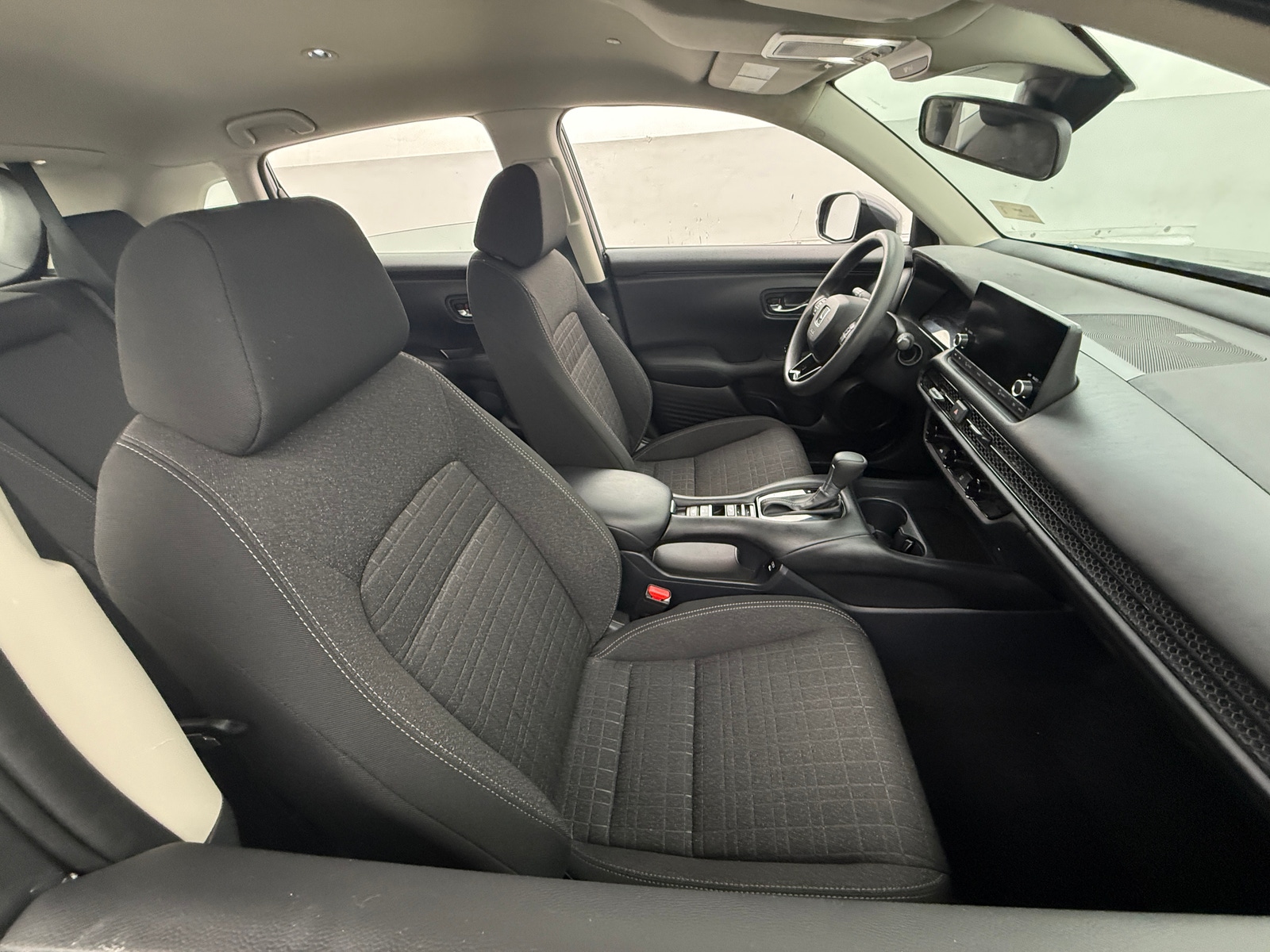 Thumbnail: 2025 Honda HR-V - 2