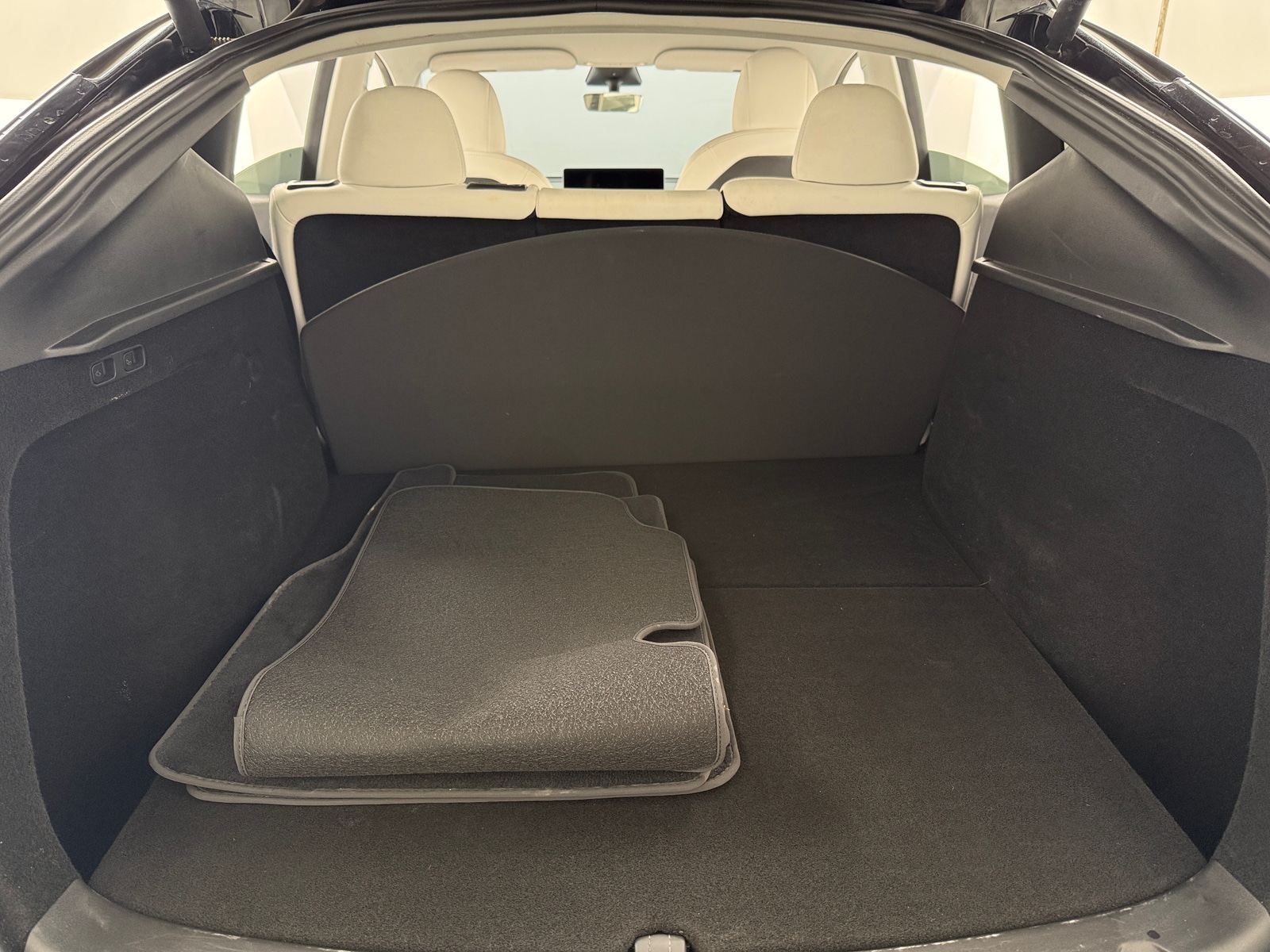 Thumbnail: 2023 Tesla Model Y - 6