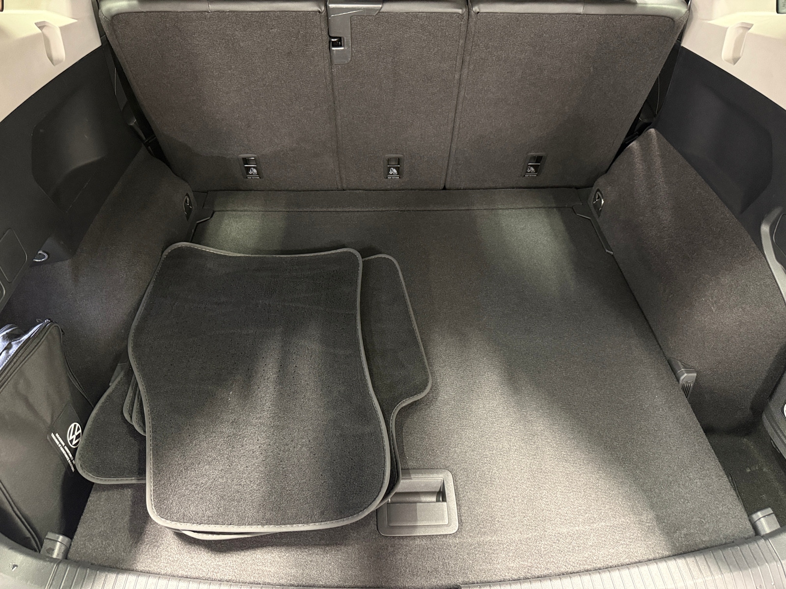 Thumbnail: 2023 Volkswagen Tiguan - 6