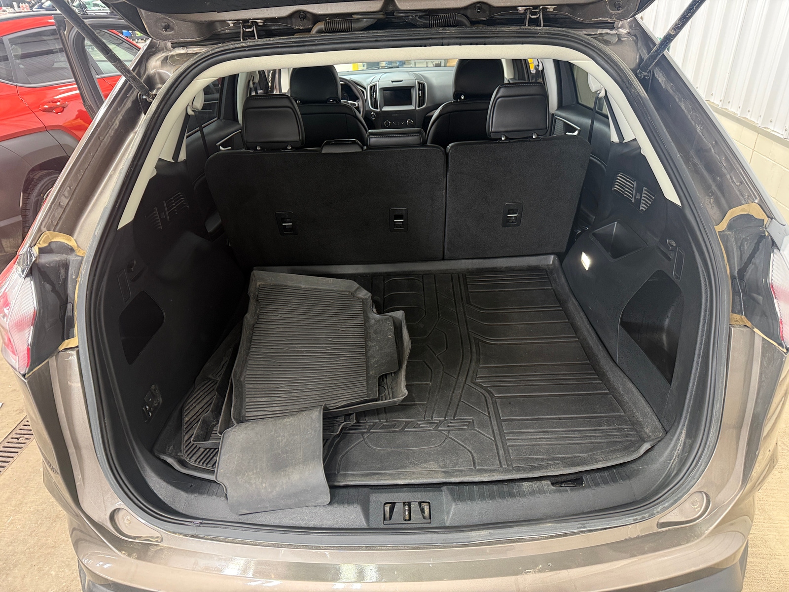 Thumbnail: 2019 Ford Edge - 6