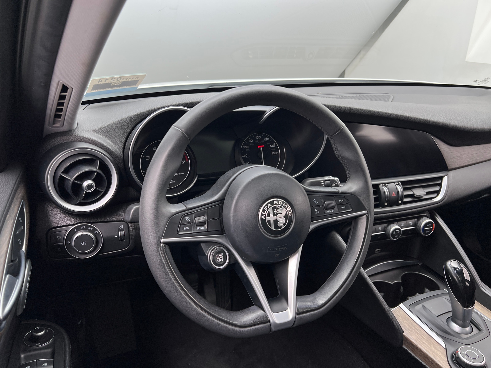 Thumbnail: 2018 Alfa Romeo Giulia - 4