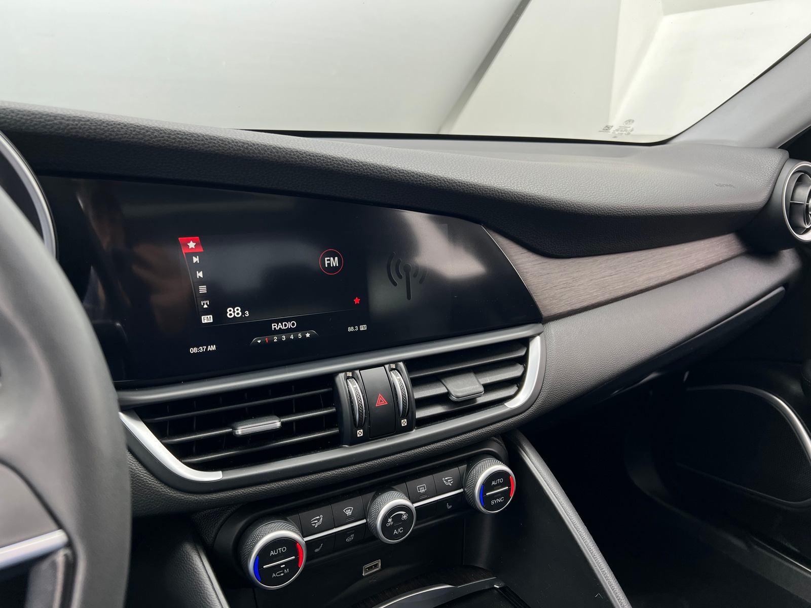 Thumbnail: 2018 Alfa Romeo Giulia - 3