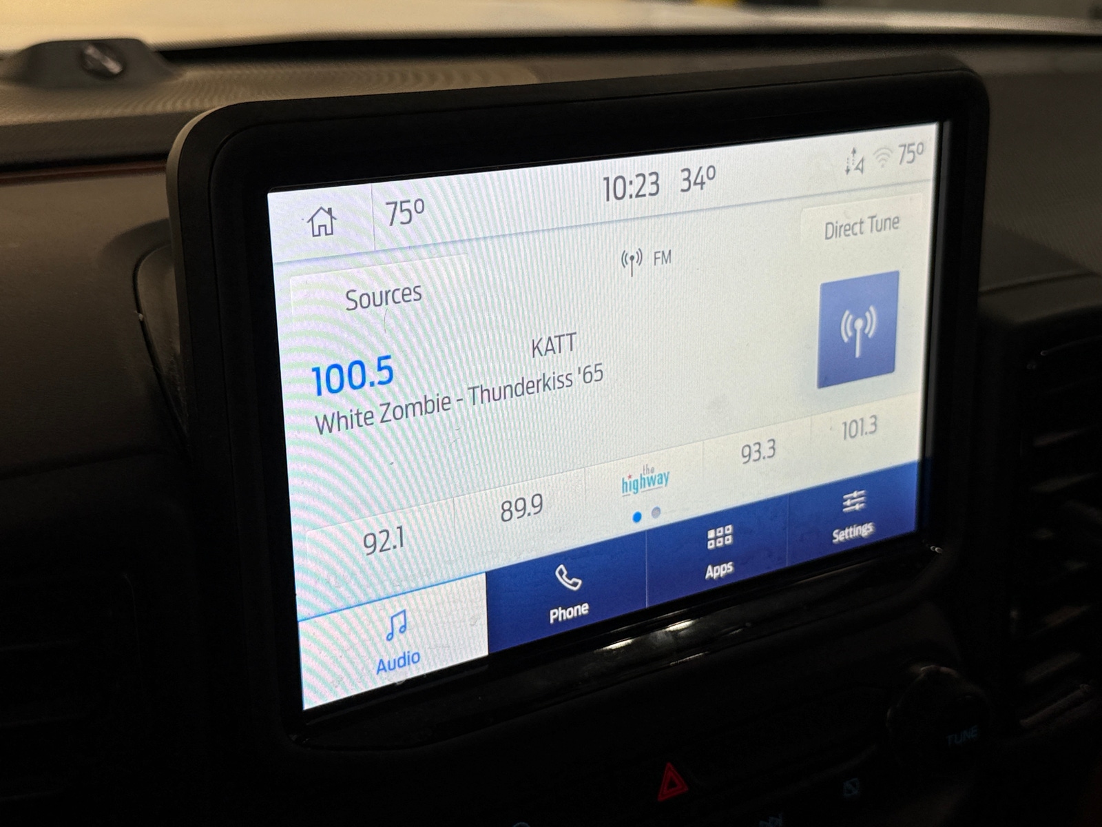 Thumbnail: 2022 Ford Bronco Sport - 3