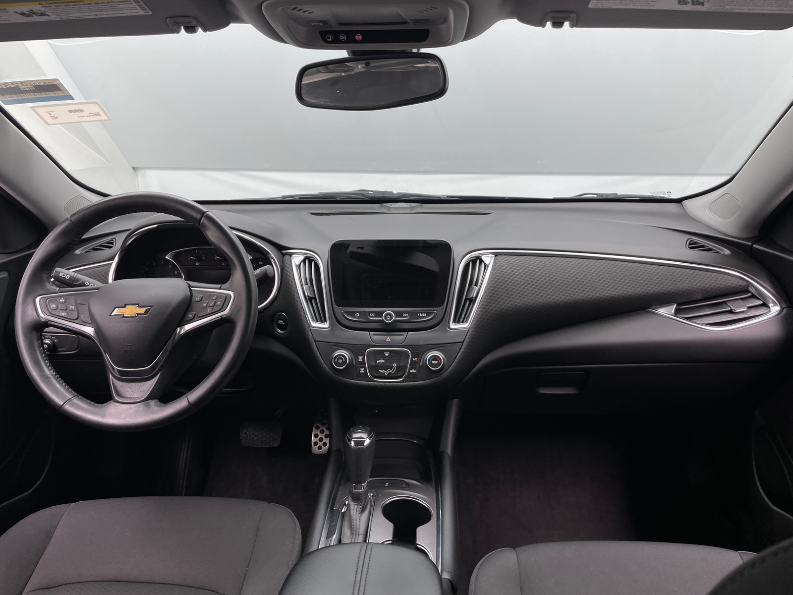 Thumbnail: 2017 Chevrolet Malibu - 3