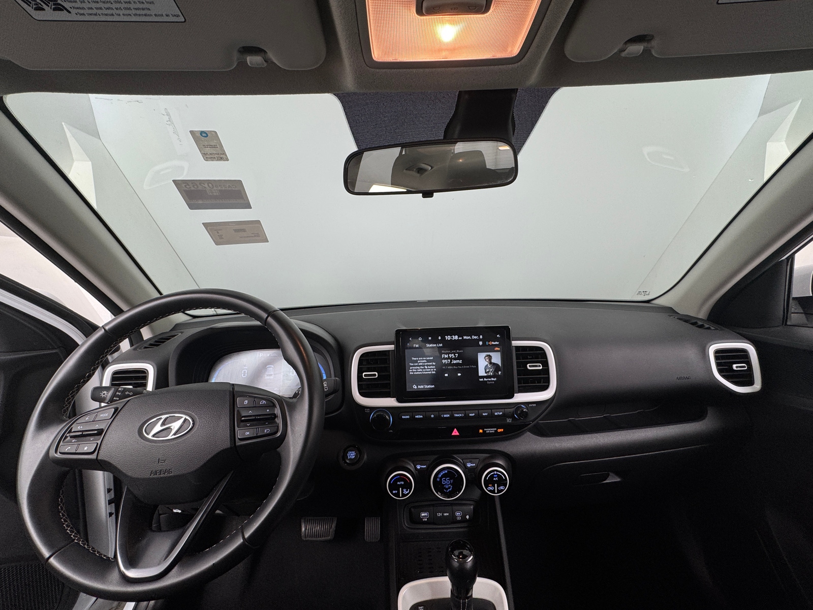 Thumbnail: 2024 Hyundai Venue - 3