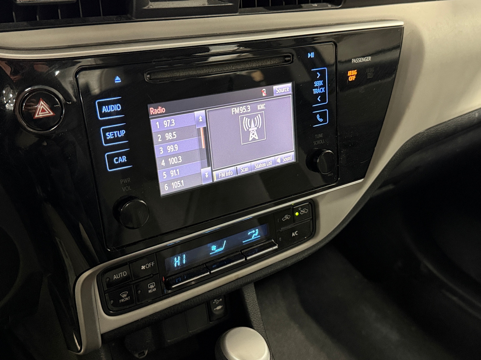 Thumbnail: 2017 Toyota Corolla - 4