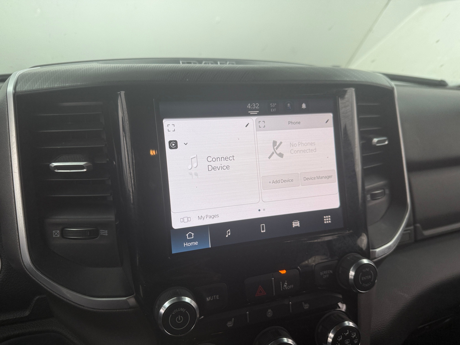 Thumbnail: 2025 RAM 1500 - 4