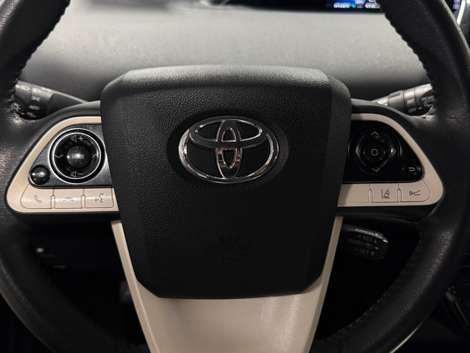 Thumbnail: 2017 Toyota Prius - 5